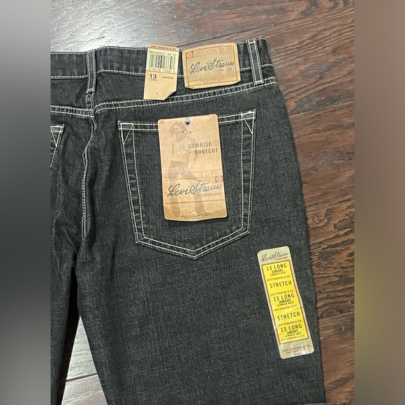 Levi's Women Low Rise Boot Cut Comfortable Black Denim Junior 13L NEW - Picture 6 of 8